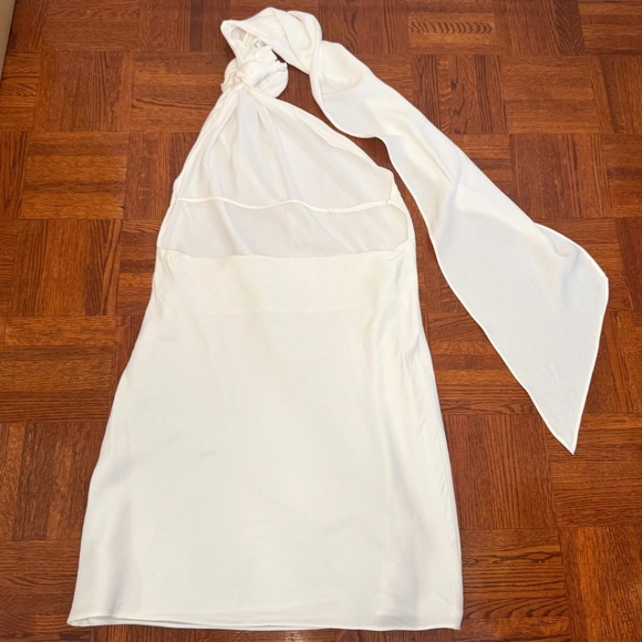 Zara Satin Effect Big Flower Dress Backless White Size XL - Picture 6 of 6